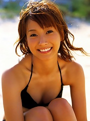 Gravure goddess is stunningly beautiful in her black bikini