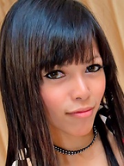 Sexy Jade uses huge dildo