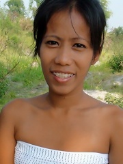 Petite Filipina girl picked up in a field and fucked