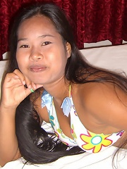 Eva screws foreigner dick she just met on the beach